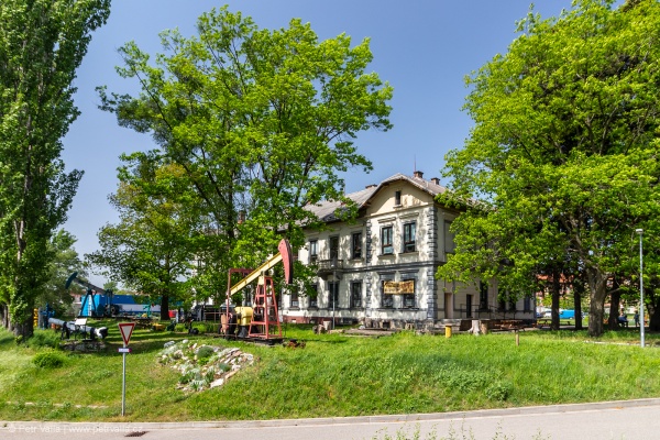 Muzeum naftového dobývání a geologie